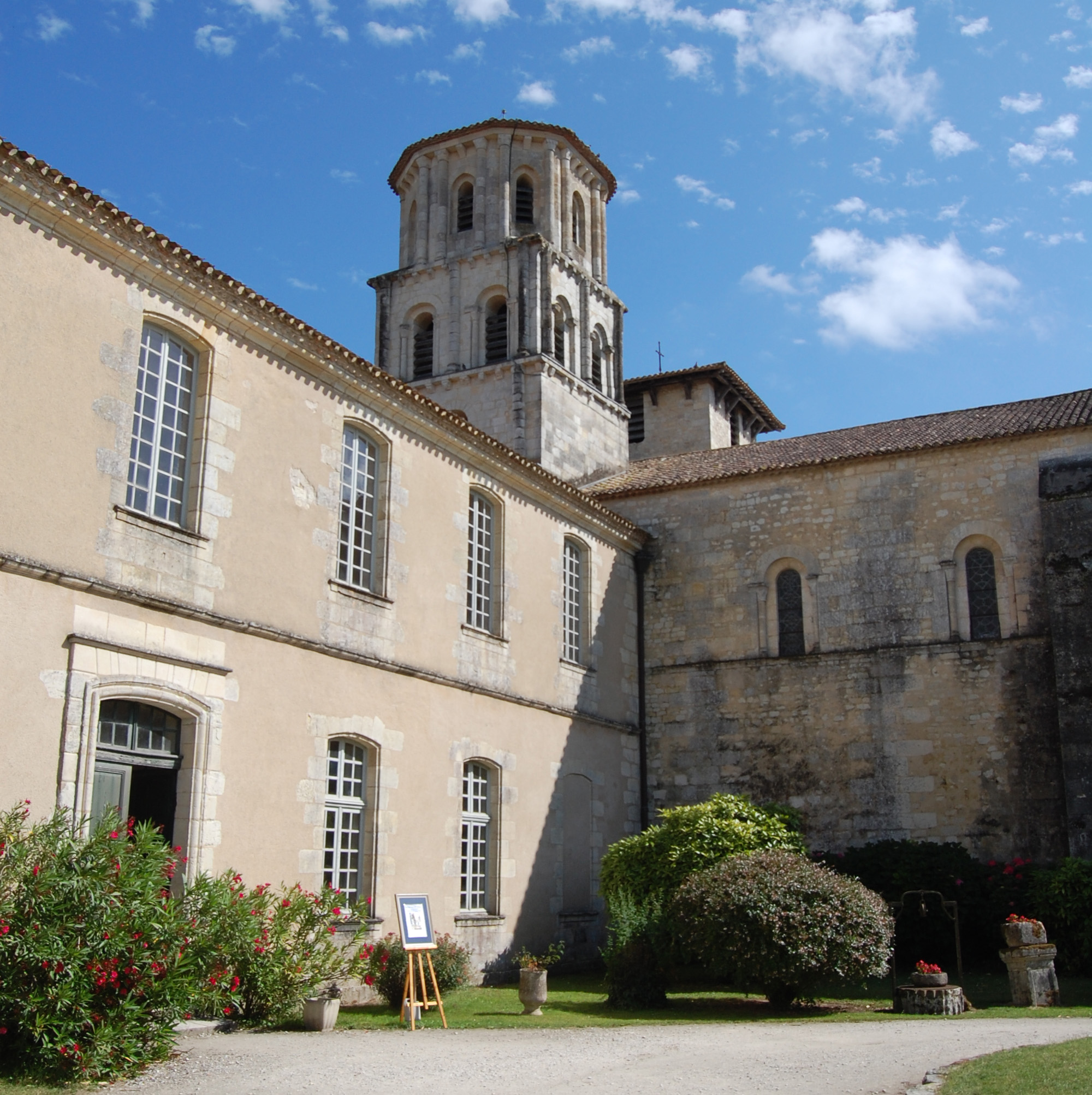 cour d'honneur abbaye